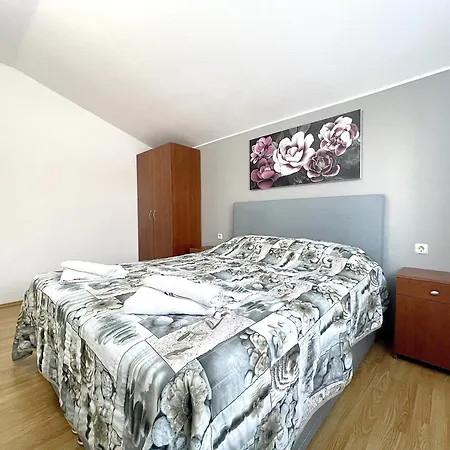 With Parking Space Baska, Krk - 22687 דירה באסקה