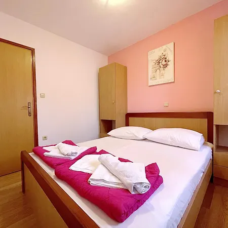 With Parking Space Baska, Krk - 22687 באסקה