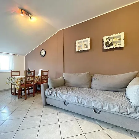 With Parking Space Baska, Krk - 22687 דירה באסקה