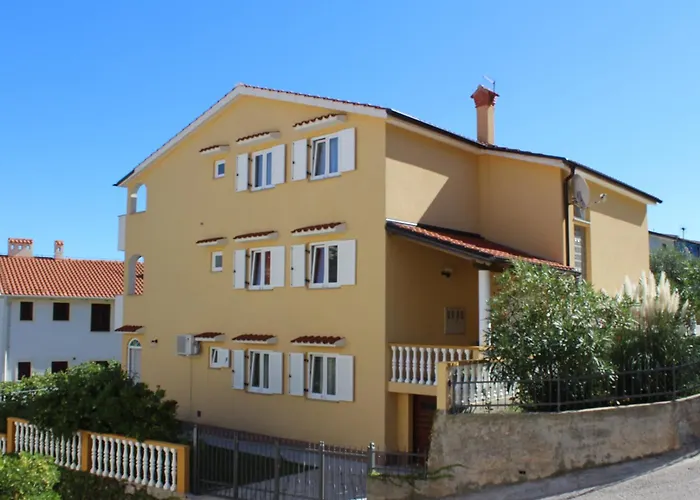 With Parking Space Baska, Krk - 22687 Apartmán Baška