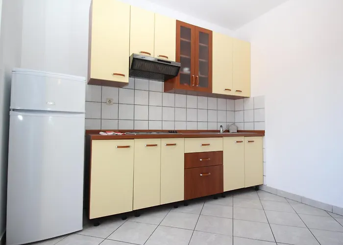 With Parking Space Baska, Krk - 22687 Apartmán Baška