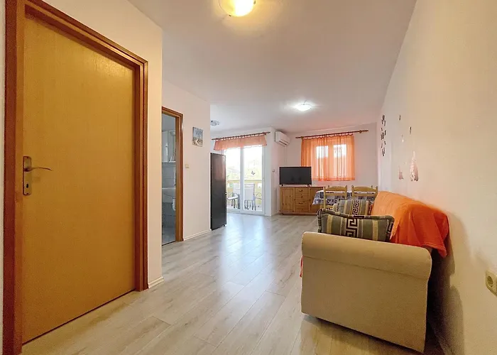 With Parking Space Baska, Krk - 22687 Apartmán Baška