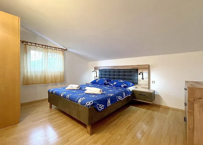 With Parking Space Baska, Krk - 22687 Apartmán Baška