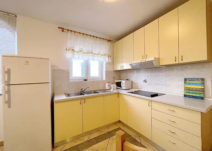 Apartment With Parking Space Baska, Krk - 22687 Baška