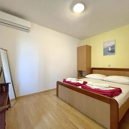 With A Parking Space Baska, Krk - 22687 Apartment